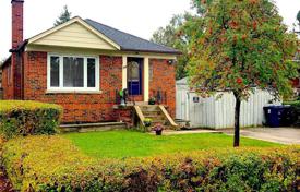 Casa de pueblo – Scarborough, Toronto, Ontario,  Canadá. C$1 088 000