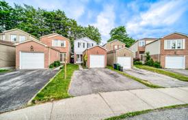 6 dormitorio casa de pueblo en Scarborough, Canadá. C$1 201 000