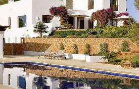 Villa – Ibiza, Islas Baleares, España. 7 500 €  por semana