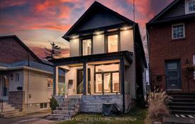 Casa de pueblo – Etobicoke, Toronto, Ontario,  Canadá. C$2 370 000