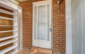 8 dormitorio casa de pueblo en Scarborough, Canadá. C$1 157 000