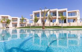 New residential complex with apartments and villas en Chloraka, Chipre. de 395 000 €