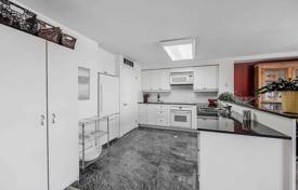5 dormitorio piso en North York, Canadá. C$1 238 000