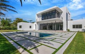 Villa – Miami, Florida, Estados Unidos. 2 280 000 €