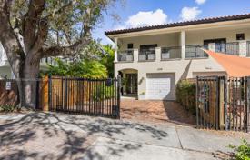 3 dormitorio casa de pueblo 160 m² en Miami, Estados Unidos. $1 500 000