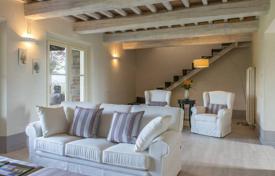 4 dormitorio villa 320 m² en Fabro, Italia. 1 100 000 €