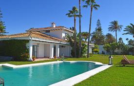Villa – San Pedro Alcántara, Andalucía, España. 10 500 €  por semana