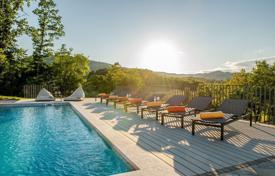 8 dormitorio casa de pueblo 350 m² en Labin, Croacia. Price on request
