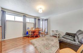8 dormitorio casa de pueblo en Scarborough, Canadá. C$1 579 000
