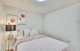 14 dormitorio casa de pueblo en Scarborough, Canadá. C$1 164 000