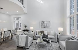 12 dormitorio casa de pueblo en Scarborough, Canadá. C$2 574 000