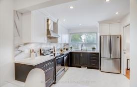 13 dormitorio casa de pueblo en Scarborough, Canadá. C$1 865 000