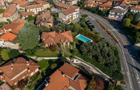 6 dormitorio villa 230 m² en Iseo, Italia. 750 000 €