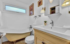 9 dormitorio casa de pueblo en Etobicoke, Canadá. C$1 207 000