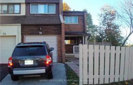 8 dormitorio adosado en Scarborough, Canadá. C$1 093 000