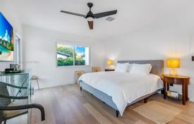 4 dormitorio casa de pueblo 231 m² en Miami, Estados Unidos. $2 250 000