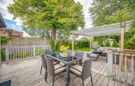 9 dormitorio casa de pueblo en Scarborough, Canadá. C$1 439 000