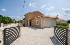 3 dormitorio casa de pueblo 186 m² en Kanfanar, Croacia. 695 000 €