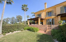 7 dormitorio adosado 245 m² en Sotogrande, España. 750 000 €