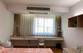 3-dormitorio apartamentos en condominio en Phra Khanong, Tailandia. $328 000