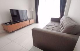 1-dormitorio apartamentos en condominio en Khlong Toei, Tailandia. $162 000