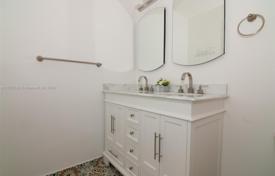 3 dormitorio casa de pueblo 150 m² en Miami, Estados Unidos. $715 000