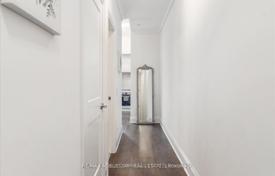 5 dormitorio piso en Old Toronto, Canadá. C$903 000