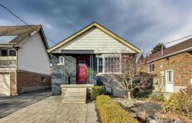 Casa de pueblo – East York, Toronto, Ontario,  Canadá. C$1 209 000