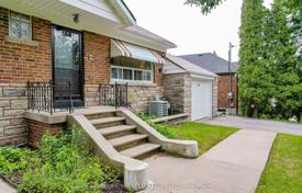 8 dormitorio casa de pueblo en Scarborough, Canadá. C$1 717 000