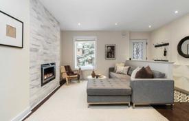 8 dormitorio adosado en Old Toronto, Canadá. C$2 335 000