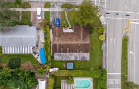 Casa de pueblo – West End, Miami, Florida,  Estados Unidos. $699 000