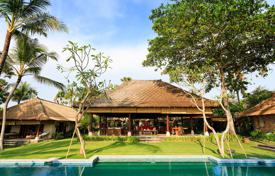 Villa – Canggu, Badung, Indonesia. 6 500 €  por semana