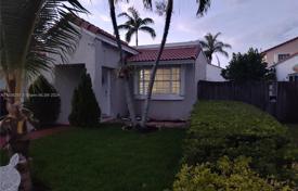 Casa de pueblo – West End, Miami, Florida,  Estados Unidos. $450 000