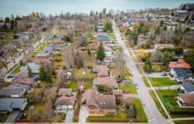 7 dormitorio casa de pueblo en Scarborough, Canadá. C$2 451 000