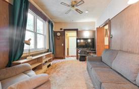 5 dormitorio casa de pueblo en East York, Canadá. C$1 210 000
