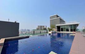 1-dormitorio apartamentos en condominio en Huai Khwang, Tailandia. $128 000