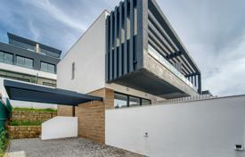 3 dormitorio adosado 156 m² en Estepona, España. 795 000 €