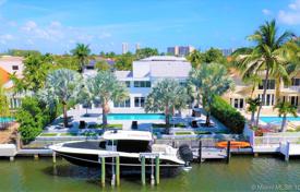 Villa – Hallandale Beach, Florida, Estados Unidos. 1 865 000 €