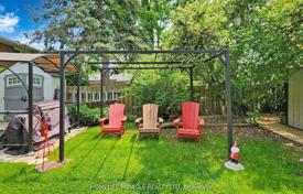 9 dormitorio casa de pueblo en North York, Canadá. C$1 672 000