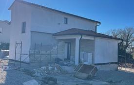 2 dormitorio casa de pueblo 200 m² en Raša, Croacia. 350 000 €