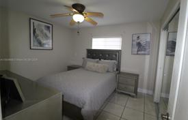 3 dormitorio casa de pueblo 180 m² en Miami, Estados Unidos. $589 000