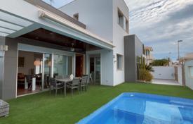 3 dormitorio villa 139 m² en Mil Palmeras, España. 590 000 €