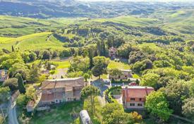 Terreno en Volterra, Italia. 2 200 000 €
