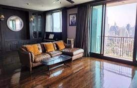 2-dormitorio apartamentos en condominio en Khlong Toei, Tailandia. $848 000