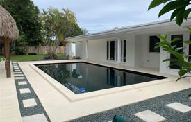 Villa – Pinecrest, Florida, Estados Unidos. $950 000