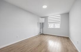 4 dormitorio piso en Etobicoke, Canadá. C$1 135 000