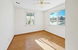 3 dormitorio casa de pueblo en Scarborough, Canadá. C$1 200 000