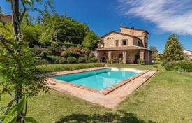 10 dormitorio finca rústica 292 m² en Terni, Italia. 590 000 €