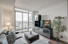 4 dormitorio piso en North York, Canadá. C$766 000