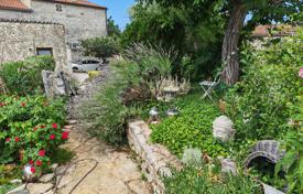9 dormitorio casa de pueblo 187 m² en Glavani, Croacia. 480 000 €